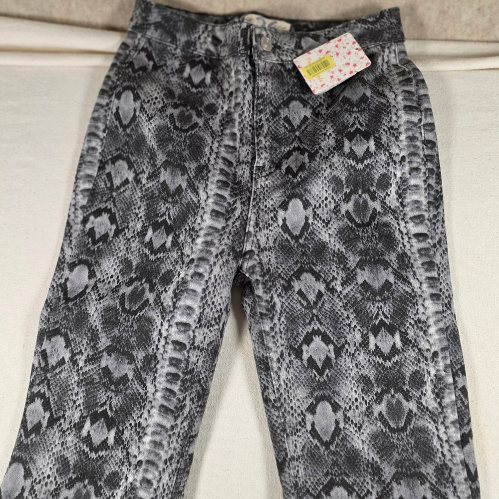 Free People We The Free Just Float On Flare Jeans Snakeskin Print Size 26 429